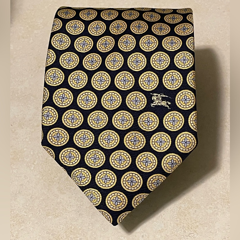 Burberrys Vintage Silk Tie NWT • Navy/Gold Medallion • Made in USA • Pre-1999